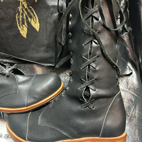 Brand New Gipsy Dharma lace up boots size 8 1/2 - Picture 2 of 4